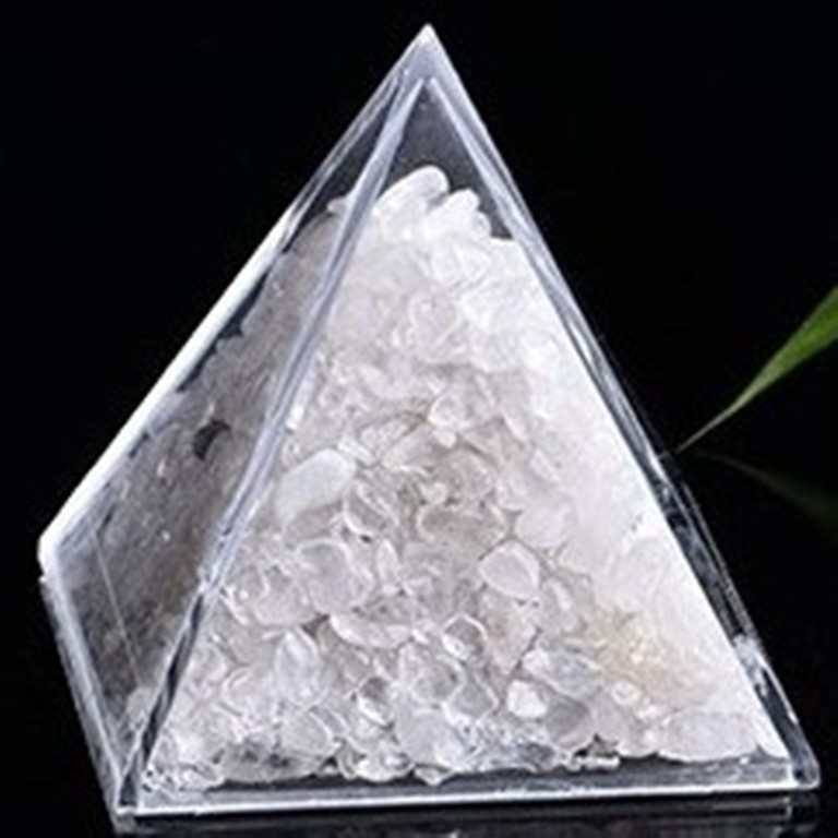 Pyramide Cailloux de Cristal de roche 50mm - Cristaux Feng Shui