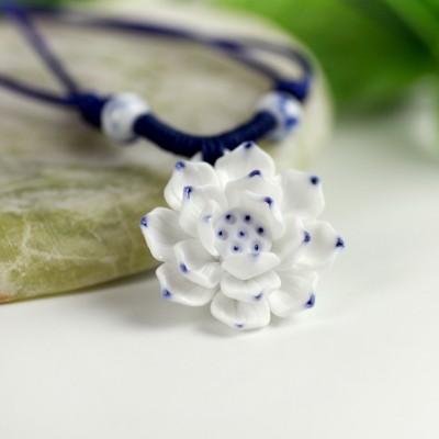 Collier Pendentif Fleur de Lotus bleu