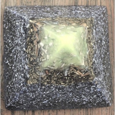 Orgonite Pyramide Phosphorescente