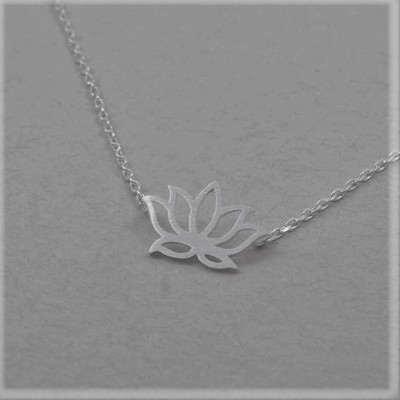 Collier Fleur de Lotus argentée